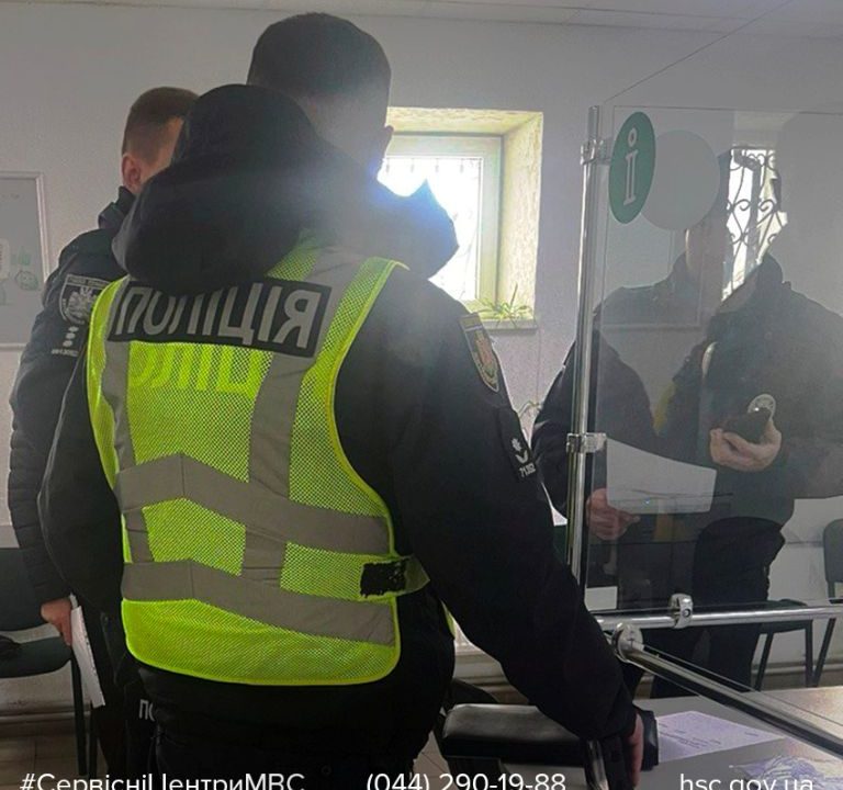 На Житомирщині чоловік хотів зареєструвати Chevrolet, але автівку розшукує Інтерпол