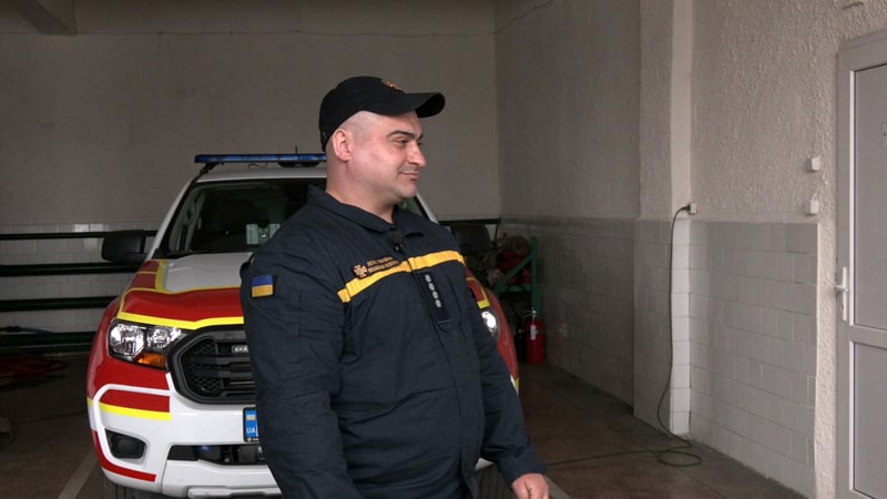 Рятувальник з Малина знімає відео для соцмереж про свою роботу та спортивні досягнення