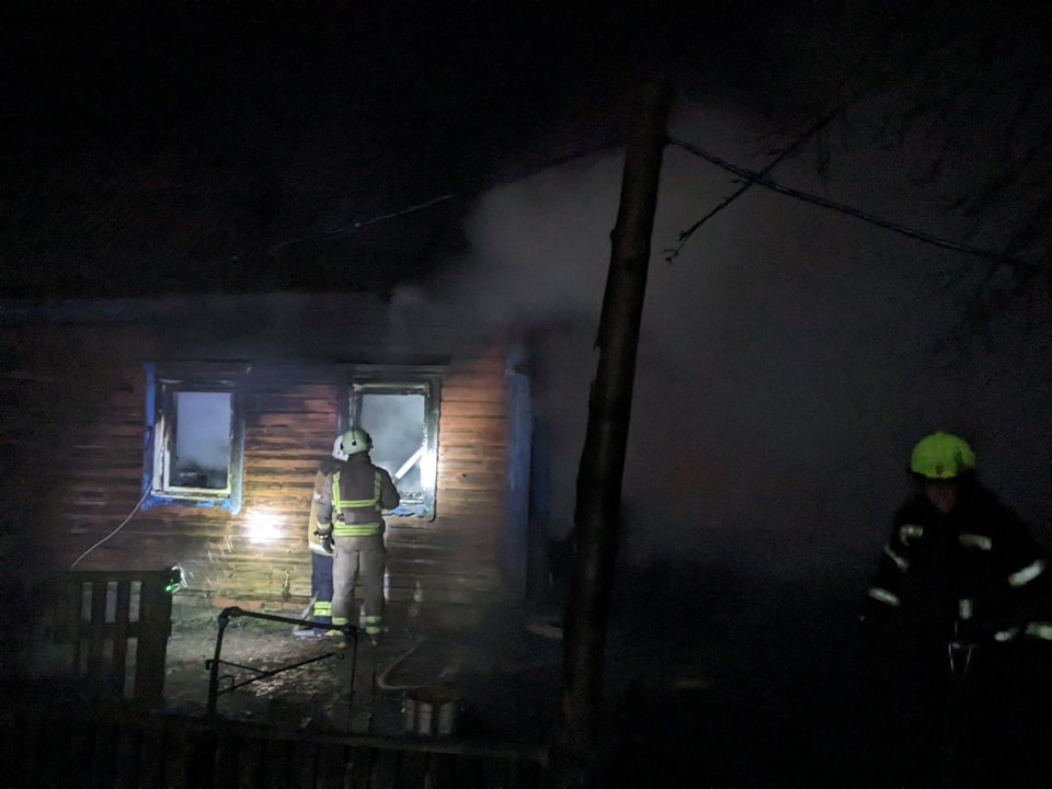 У селі на Овруччині палав приватний дерев’яний будинок