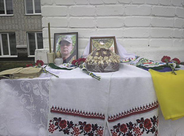 На фасаді Норинського ліцею встановили меморіальну дошку захиснику Андрію Годунку