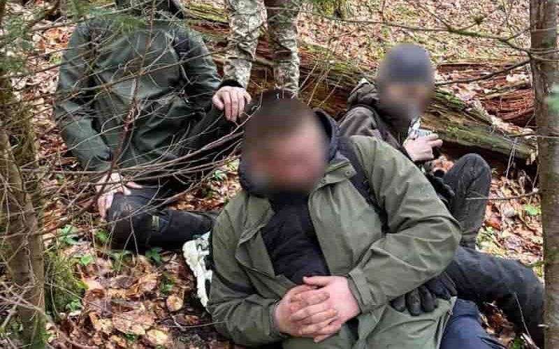 Хотіли через гори перейти українсько-румунський кордон – прикордонники затримали трьох жителів Житомирщини