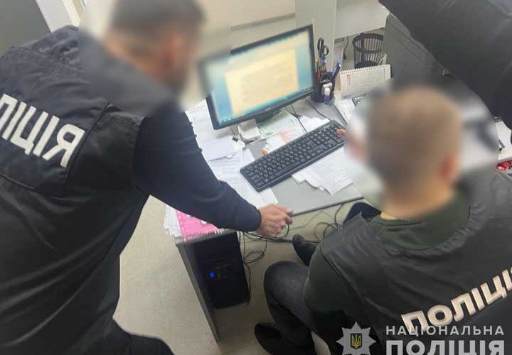 Купив хату-пустку в Коростенському районі та прописав у ній «пенсіонерів» заради чорнобильських доплат: 24 жителям оголосили підозру