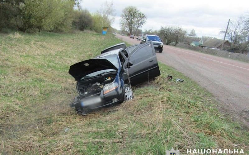 На автодорозі Овруч-Словечне ЗАЗ зіштовхнувся з Chevrolet, троє постраждалих