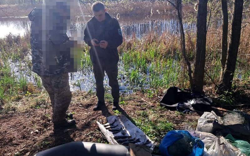 У селі Малинської громади чоловік попався на незаконному вилові риби: екологи нарахували збитків на понад 26 тис. грн