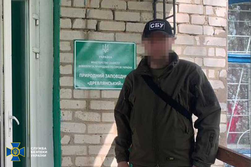 Колишній депутат облради, керівник заповідника в Народицькій громаді, “кришував” незаконну порубку в лісах