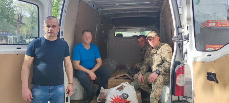 Коростенська громада передала військовим, які воюють на Донбасі, мікроавтобус