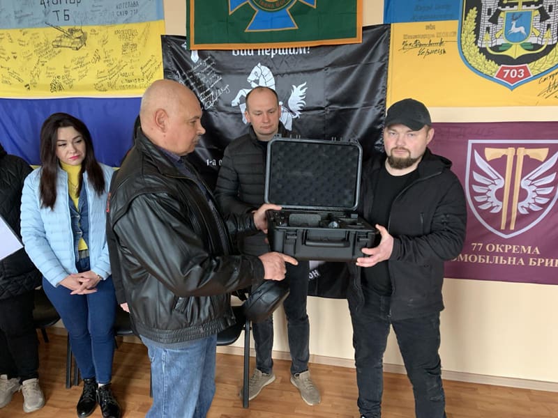 Овруцька громада придбала та передала захисникам 7 дронів