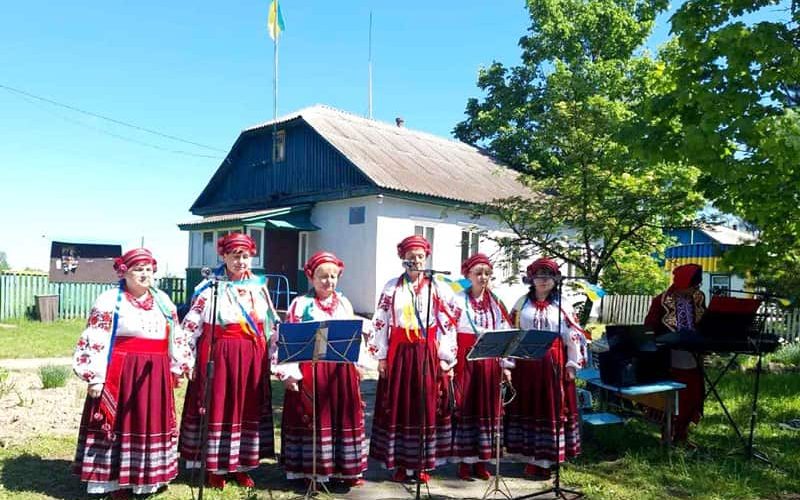 У селі Коростенського району в День пам’яті та примирення організували ярмарок на підтримку ЗСУ