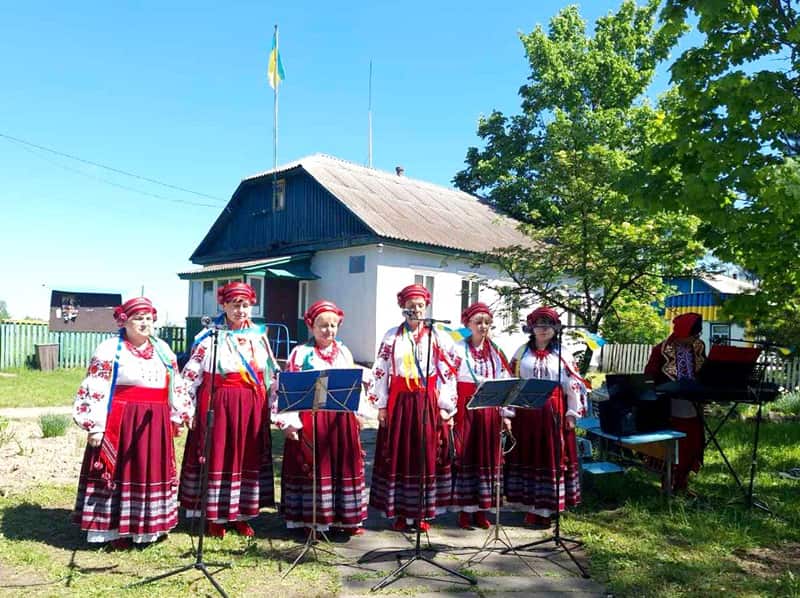 У селі Коростенського району в День пам’яті та примирення організували ярмарок на підтримку ЗСУ