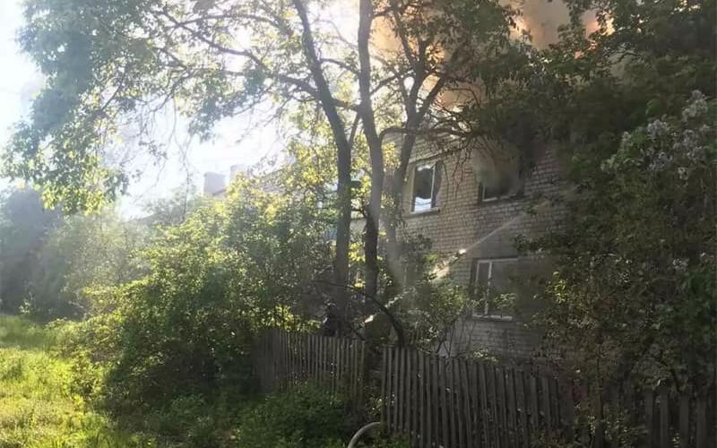 У селі поблизу Коростеня горіла квартира у двоповерховому будинку