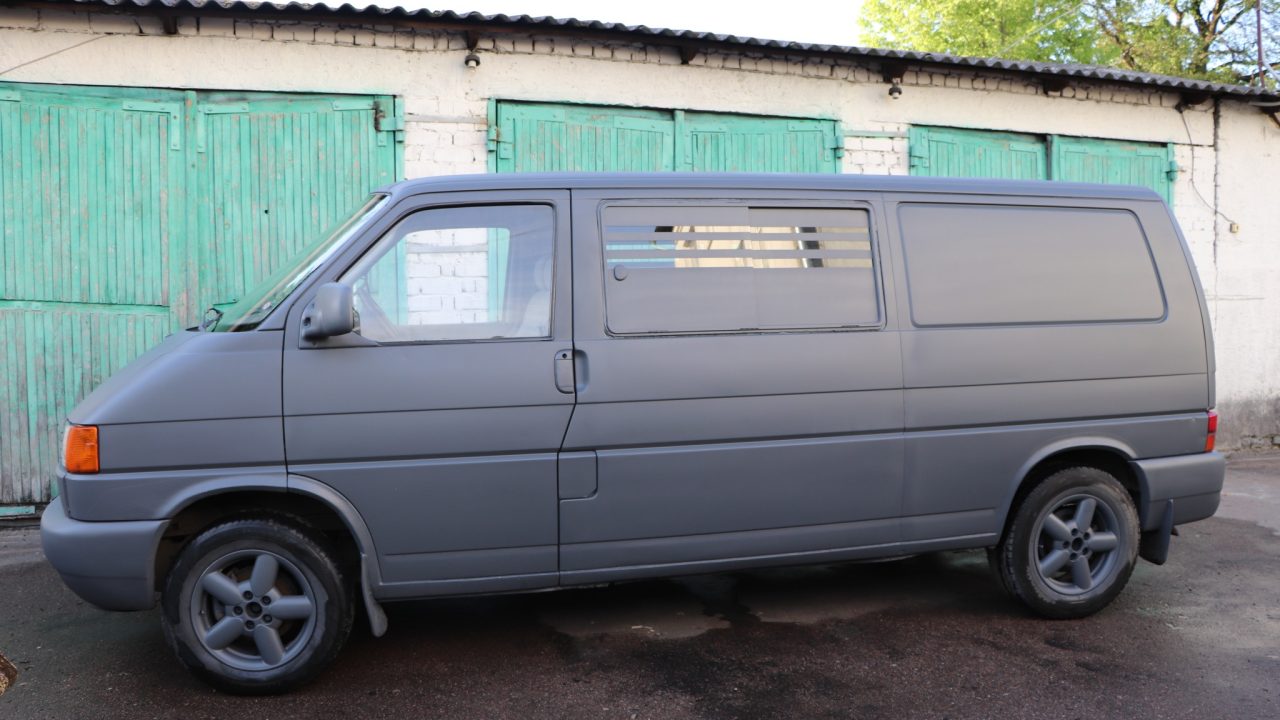 Олевська громада знову відправила на фронт автомобіль для військових