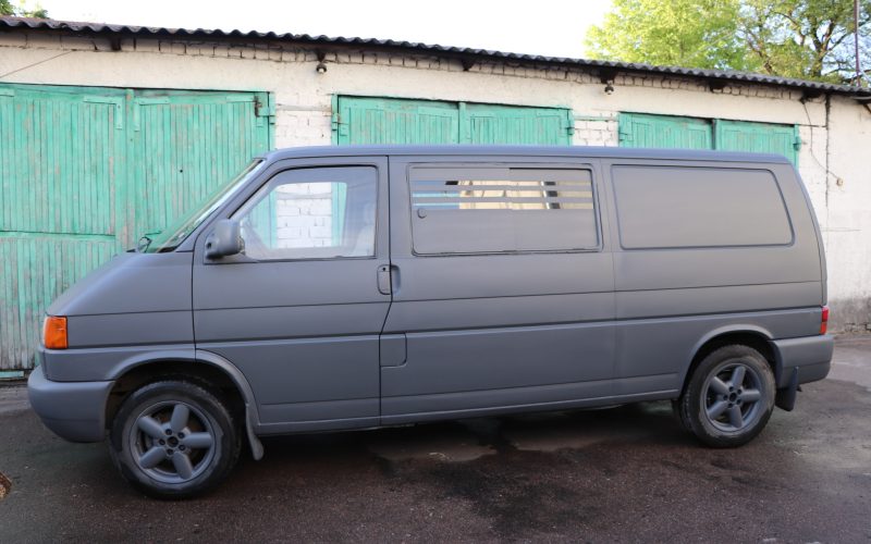 Олевська громада знову відправила на фронт автомобіль для військових