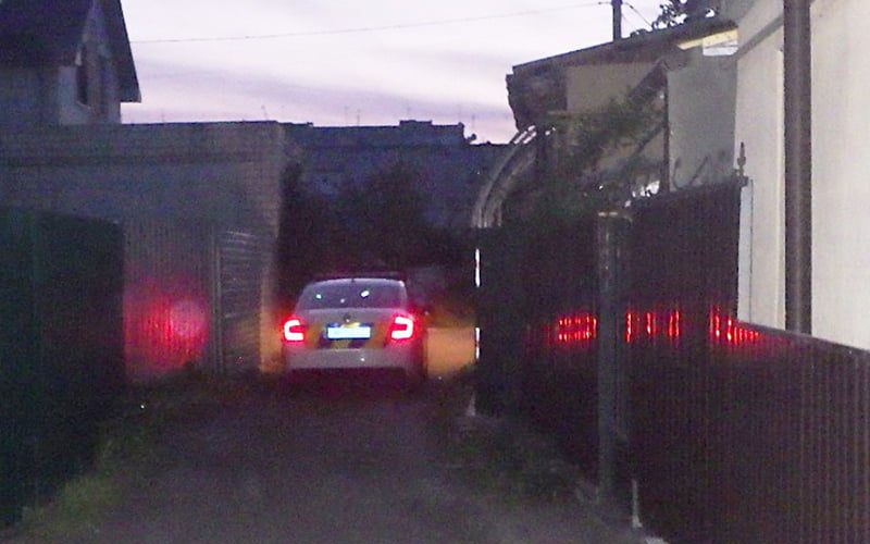 Тіло закопав у дворі та прикидав сміттям – на Житомирщині 42-річний чоловік вбив гостя викруткою