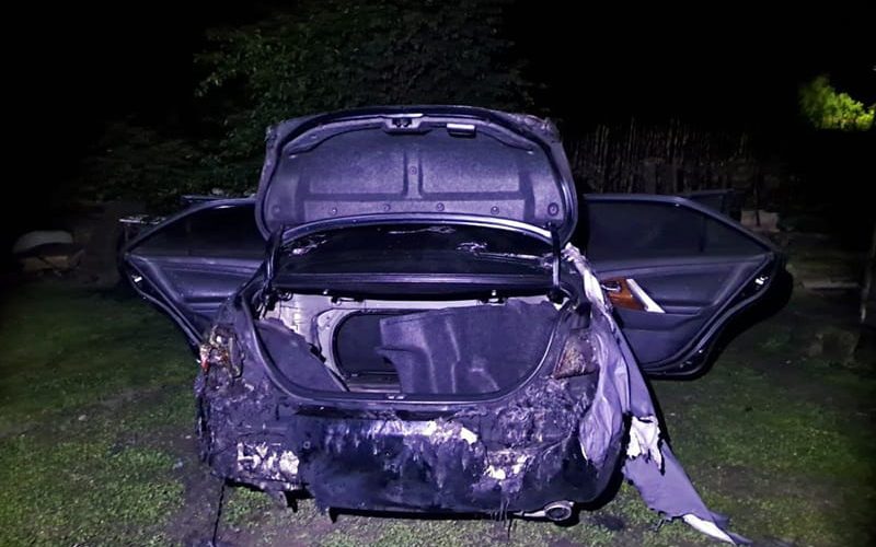У селищі Житомирської області чоловік через ревнощі підпалив автомобіль знайомої