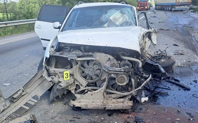 Подробиці ДТП поблизу Малина за участі Volkswagen, Mitsubishi та вантажівки, де постраждала 16-річна дівчина