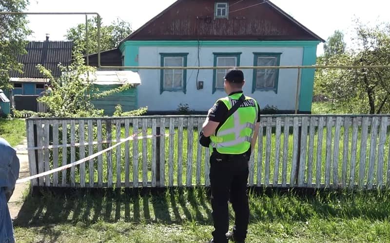 Родина, чоловік якої вбив дружину та доньку й застрелився в селі поблизу Коростеня, приїхала з Одеси