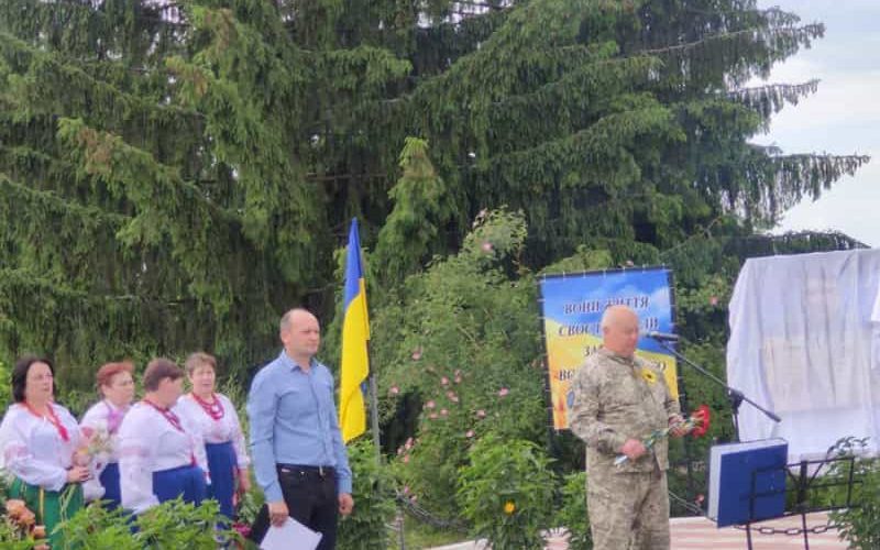 У селі Овруцької громади відкрили Алею пам’яті та слави загиблому Герою