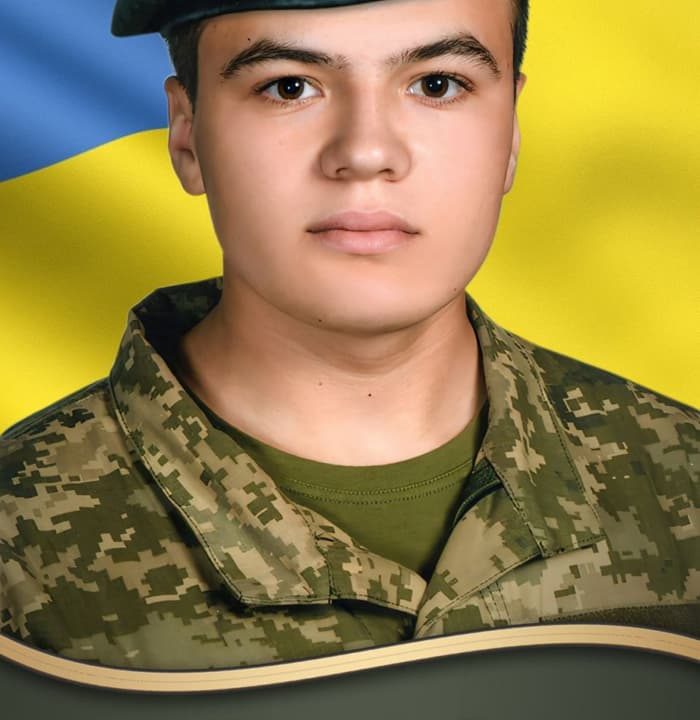 Матір загиблого військового зі Словечанської громади передала побратимам сина квадрокоптер та тепловізор