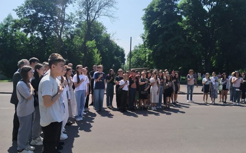 Дружині та синам загиблого десантника з Лугин вручили орден “За мужність” посмертно
