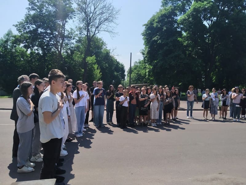 Дружині та синам загиблого десантника з Лугин вручили орден “За мужність” посмертно