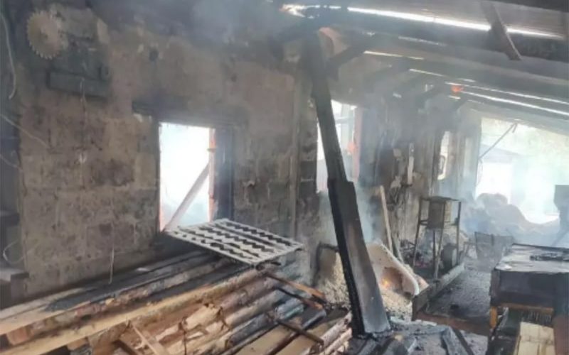 У селі Олевської громади горів дерев’яний будинок, а в місті – господарські будівлі