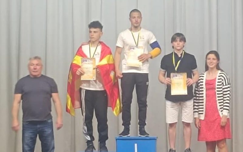 На чемпіонаті області з армрестлінгу коростенські спортсмени вибороли медалі