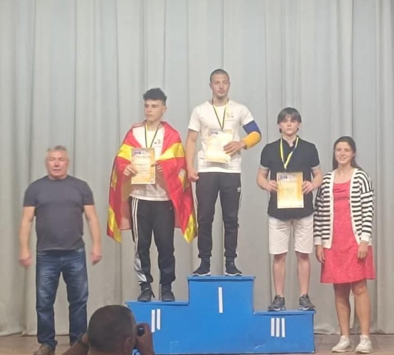 На чемпіонаті області з армрестлінгу коростенські спортсмени вибороли медалі