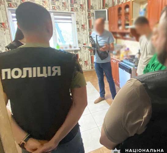 Надсилали повідомлення про виплати від ООН: у Житомирській області трьох юнаків викрили у шахрайствах на мільйон гривень