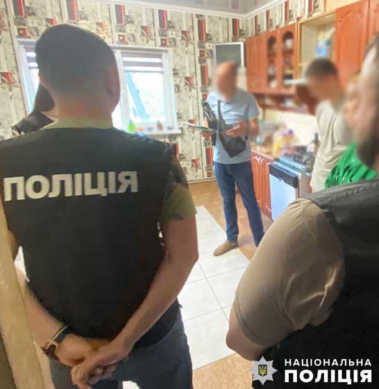 Надсилали повідомлення про виплати від ООН: у Житомирській області трьох юнаків викрили у шахрайствах на мільйон гривень