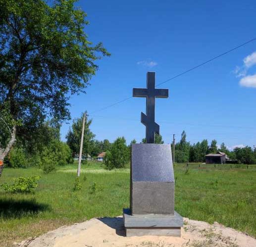 У Малині комунальники ремонтували та розфарбовували автобусні зупинки (ФОТО)