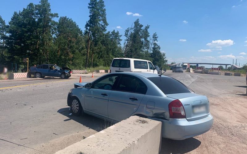 Неподалік Житомира зіштовхнулись Daewoo та Hyundai: постраждали водій, дитина та жінка з Коростенщини