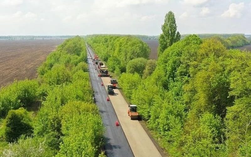 Підрядники та працівники САД заволоділи понад 121 млн грн на ремонтах доріг у Житомирській та Київській областях