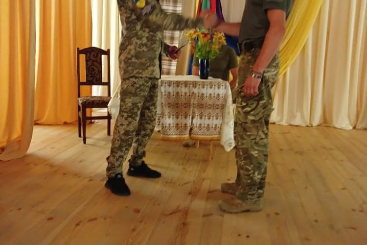 Захисника з Малинської громади Володимира Кононученка нагороджено “Золотим хрестом”