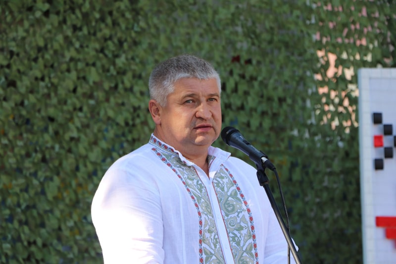 Олевська громада знову передала автівку на фронт для земляка