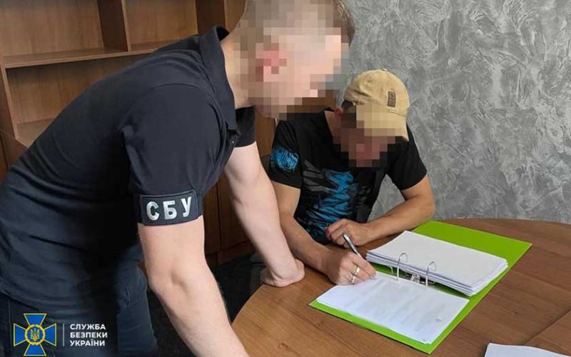 Україна “8 років бомбила Донбас” – таксист-переселенець, якого прихистили на Олевщині, розповідав пасажирам про бойові дії