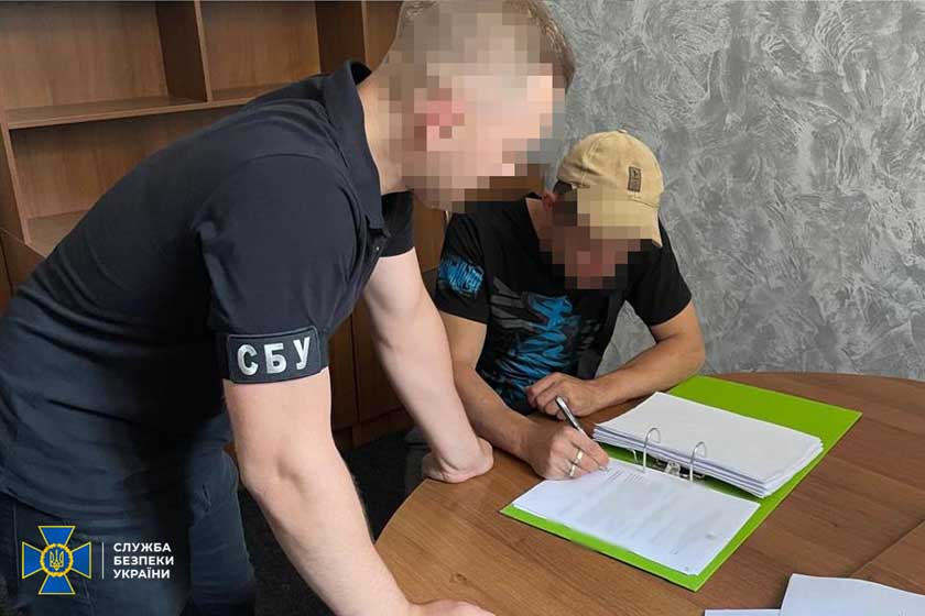 Україна “8 років бомбила Донбас” – таксист-переселенець, якого прихистили на Олевщині, розповідав пасажирам про бойові дії