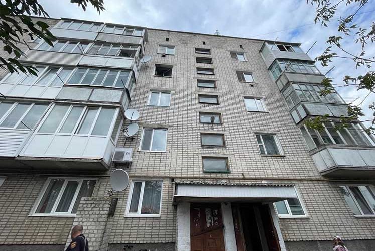 В Овручі під час пожежі в трикімнатній квартирі рятувальники виявили тіло жінки