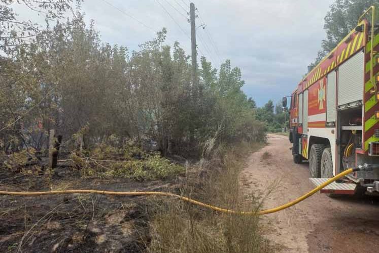 У селі Коростенського району горіло декілька покинутих будівель