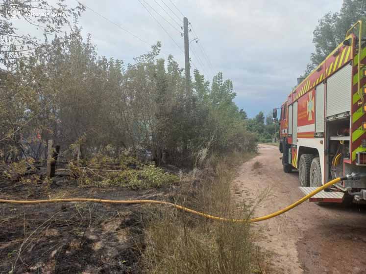 У селі Коростенського району горіло декілька покинутих будівель