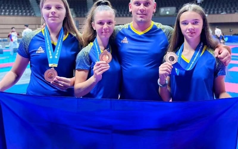 Коростенські каратистки привезли з Токіо нагороди