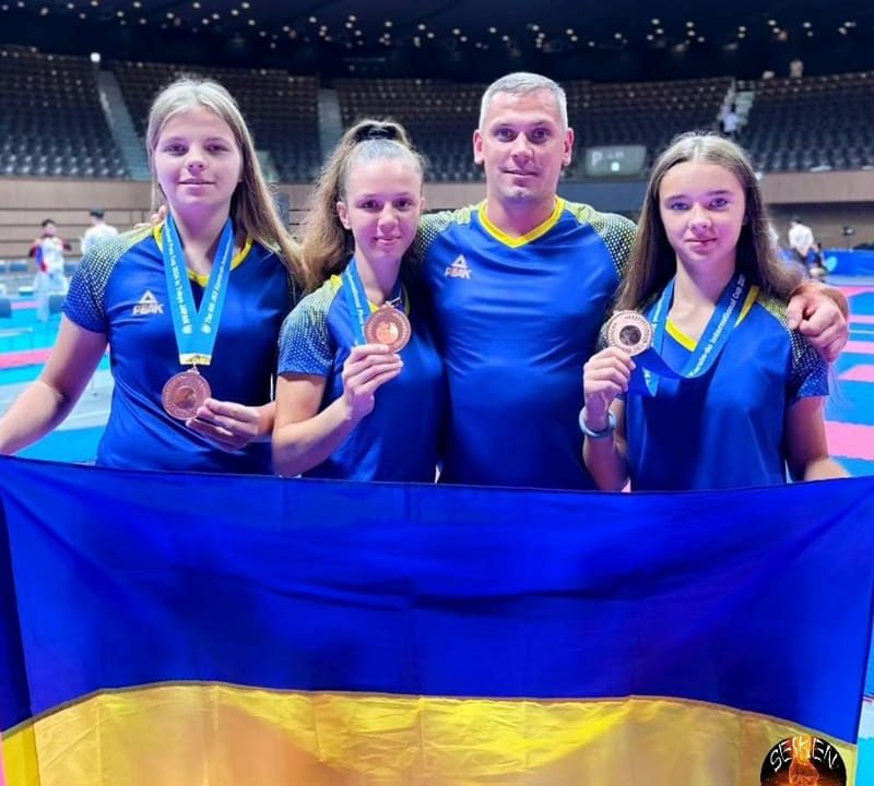 Коростенські каратистки привезли з Токіо нагороди