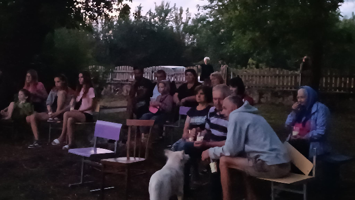 В одному з сіл Чоповицької громади вперше дивились фільм просто неба