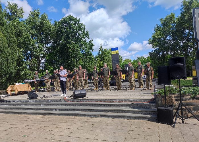 У селищі Малинської громади відкрили Алею Слави загиблим захисникам