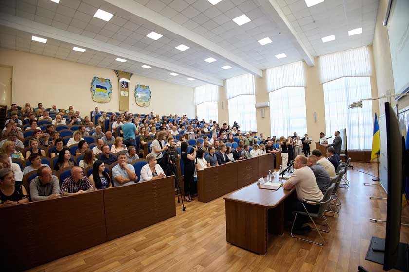 Омбудсмен України зустрівся на Житомирщині з рідними військовополонених
