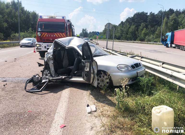 У Рівненській області коростенець на DAF врізався у Daewoo, загинула пасажирка легковика