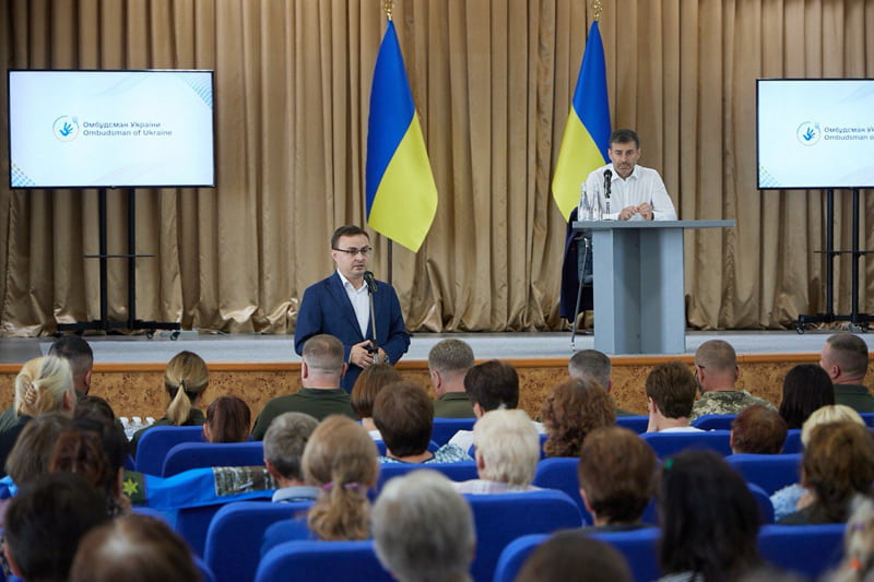 Омбудсман Дмитро Лубінець провів зустріч із родинами військополонених та зниклих безвісти з Житомирщини