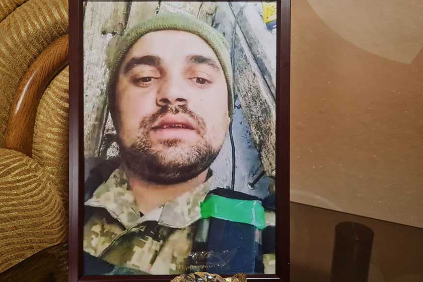 Мати 11 дітей з Лугинської громади розшукує наймолодшого сина, який захищав Україну та зник безвісти