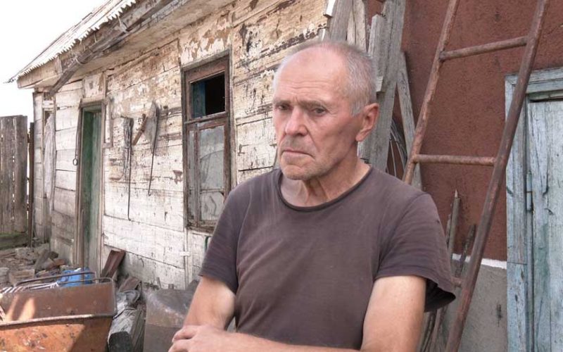У селі на Житомирщині відновлюють будинки після серпневого обстрілу рф