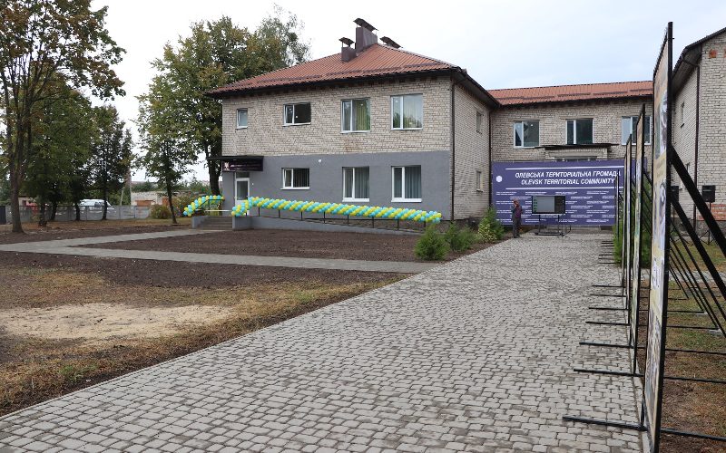 Бунечко в Олевську перерізав стрічку в оновленому приміщенні інклюзивно-ресурсного центру