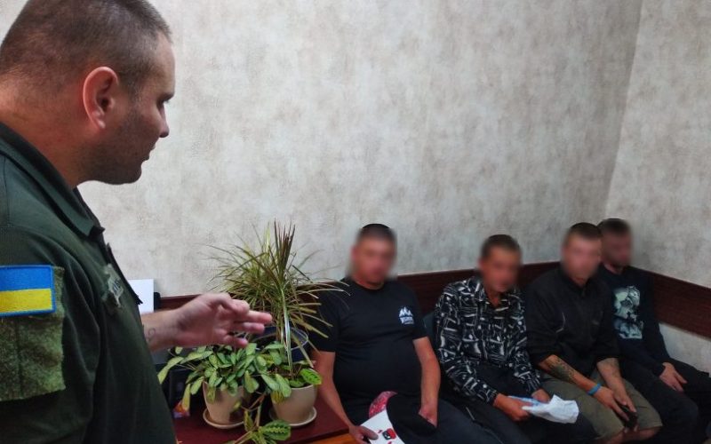 В Олевську із засудженими говорили про військову службу